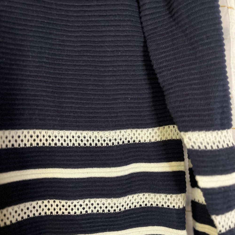 Christopher Banks sweater M.          C4 - Picture 4 of 5